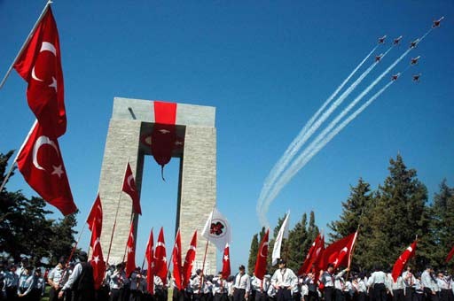 ÇANAKKALE ŞEHİTLERİ ANITI VE HARP MÜZESİ